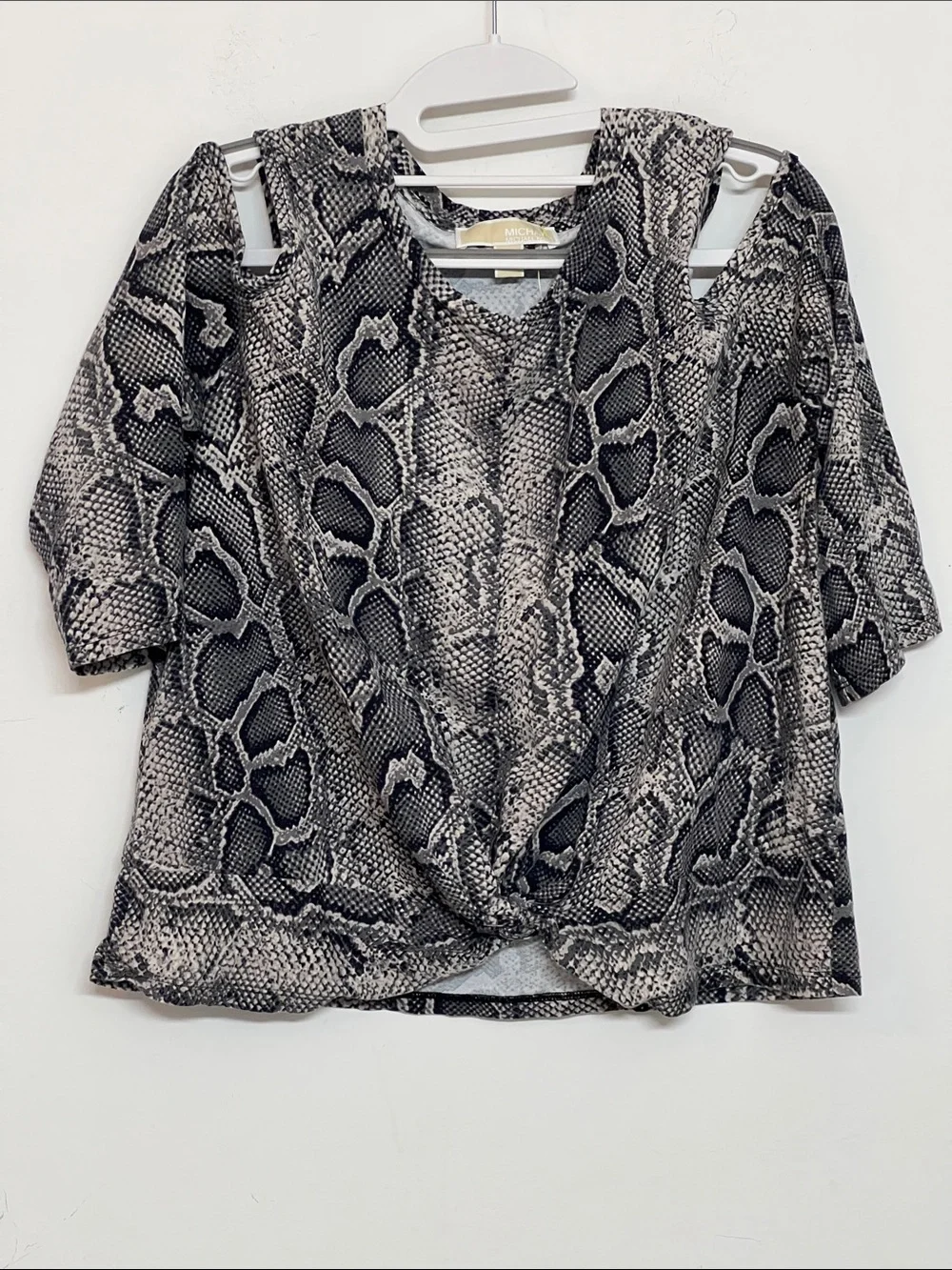 🌞 Michael Kors Black &Gray Snake Print Cold-Shoulder Twist Top Women size XL